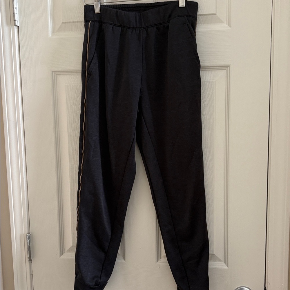 Puma Black Charcoal Gray Jogger Pants with Gold Piping Side Stripe Medium Fleece